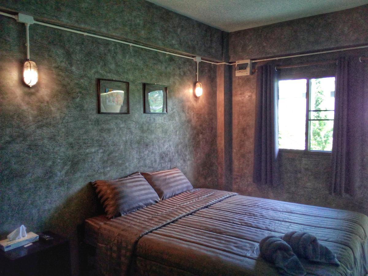4Hearts Loft House 호텔 수랏타니 외부 사진